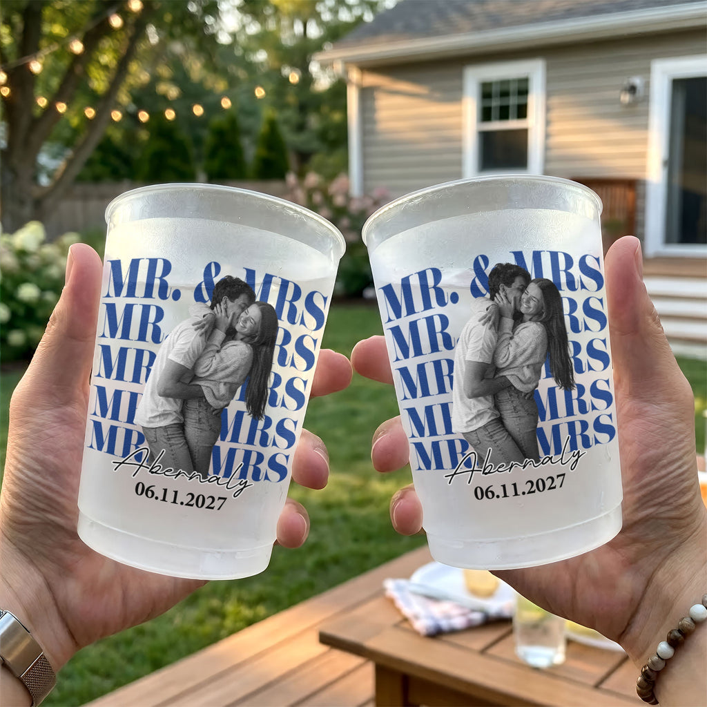Mr. & Mrs, Wedding Cups, Frosted Cups, Wedding Toast Cups - Personalized Cups
